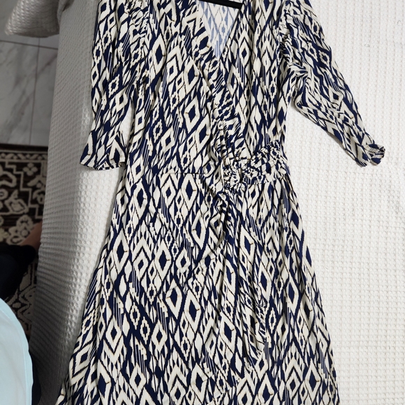 Tommy Bahama Dresses & Skirts - Tommy Bahama Navy & White Geometric Wrap Midi Dress